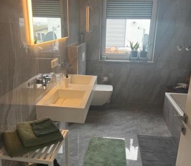 Wallersdorf Apartamento | Haus Villa-Moderne 3 Zimmer Ferienwohnung in Wallersdorf-Haidlfing