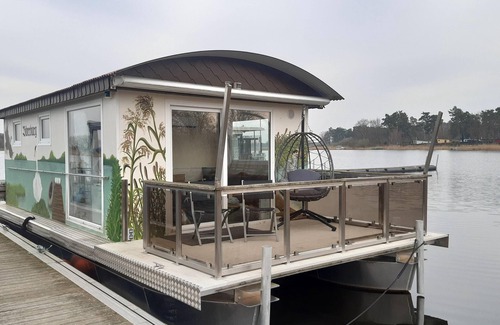 Havelsee Casa | Hausboot, schwimmendes Ferienhaus im Havelbogen, Haus auf dem Wasser