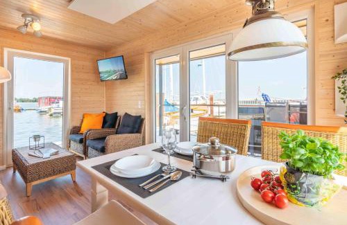 Barth Casa | Hausboot Smaragd mit großem Sonnendeck und inklusive Wäschepaketen