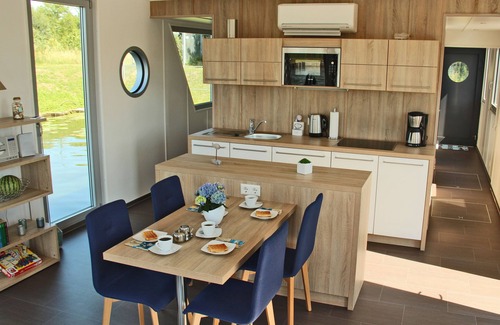 Ueckermuende Casa | Hausboot Ueckermünde - Ihr Besonderer Urlaub auf dem Wasser