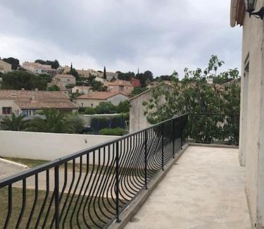 Carnoux-en-Provence Apartamento | Haut de maison entièrement rénové avec garage