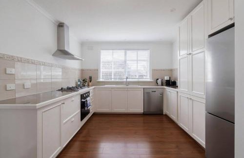 Frankston Casa | Havana Edge - Pet-friendly Garden Retreat near Beach