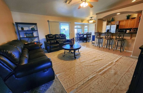 Lake Havasu City Casa | Havasu Hava Saloon pool home