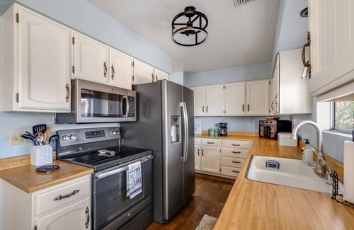 Lake Havasu City Casa | Havasu Winston | Spa | Garage Access | Central