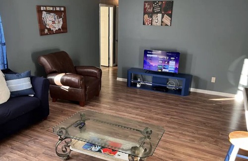 Northside Casa | Have a comfortable and cozy stay at the blue house!