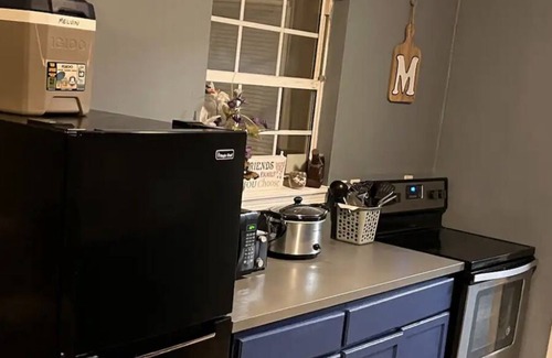 Northside Casa | Have a comfortable and cozy stay at the blue house!