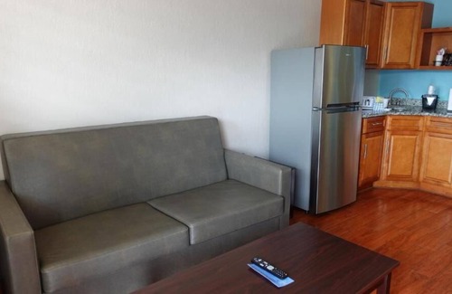 June Park Casa | Have fun and sunbathe on nearby Melbourne Beach! Free Parking , Pool!