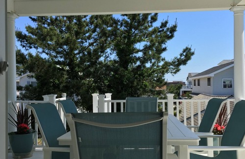 Stone Harbor Casa | Diviértete y relájate en esta casa recientemente renovada y lujosamente decorada