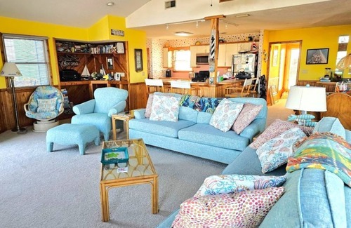 Monteray Shores Casa | Have Loads of Fun at Oceanside Cottage in Corolla! Start your vacation now!