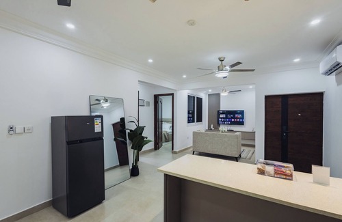 Sekondi-Takoradi Apartamento | HAVEN 2: Stylish 2BR with premium finishes, custom décor & stunning views.