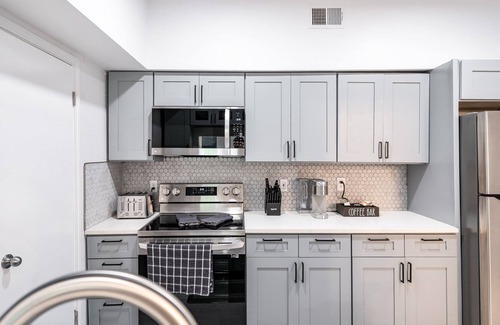 Cowley Condominio | Haven for Travel Nurses & Digital Nomads: Ideal Medium-Term Rental Retreat!