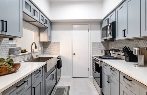 Cowley Condominio | Haven for Travel Nurses & Digital Nomads: Ideal Medium-Term Rental Retreat!