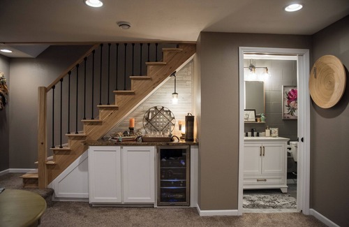 Albert Lea Casa | Haven & Hearth Comfort, Character, & Curation - Cul-de-Sac - Fireplaces + Patio