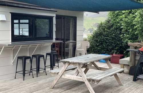 Whangarei Heads Casa | Haven in the Bay: casa de playa frente al mar de 3 dormitorios