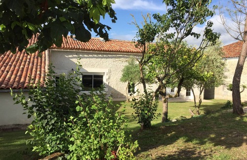 Juillac-le-Coq Casa | Refugio de paz en el corazón de los viñedos de Charente