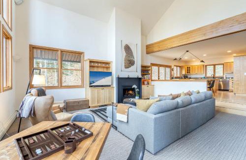 Mountain Village Chalet De Esquí | Haven on Hang Glider by Exceptional Stays