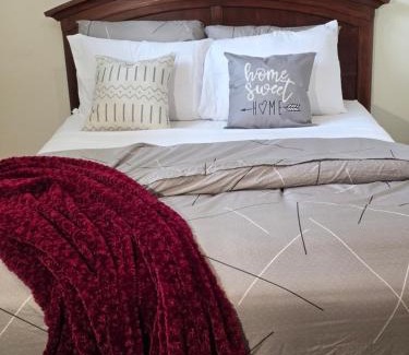 Sage Hill Apartamento | Haven YYC Guest Suite in Northwest Calgary