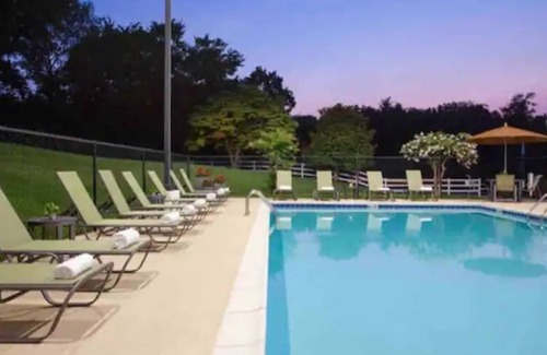 Nashville Casa | Havilah - WFH with free parking, gym, and pool