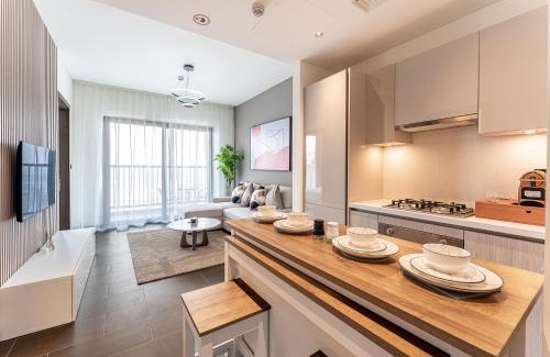 Nad Al Sheba Apartamento | HAVN - 2 Bedroom at The Crest, Dubai Skyline Views