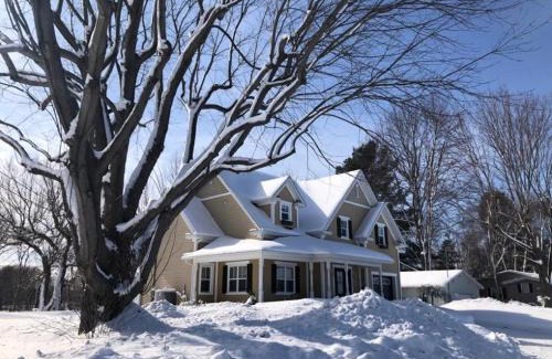 Pierreville Chalet De Esquí | Havre de paix au bord de l'eau