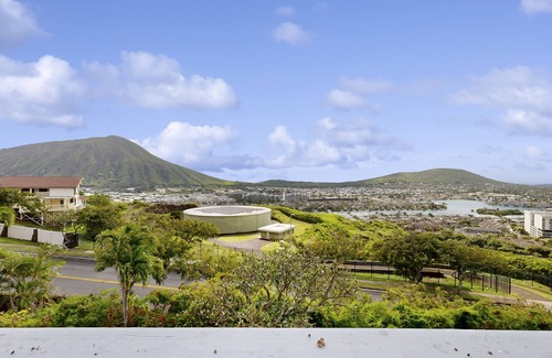 Hawaii Kai Casa | Hawaii Kai Dream with large lanai, ocean views, & a home office - near beaches