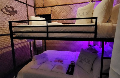 Fern Forest Cama Y Desayuno | Hawaiian Naturist Park. Clothing optional bed & breakfast at Volcano! Cabin 2