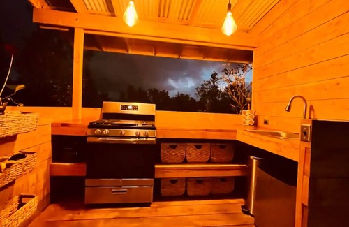 Fern Acres Casa | Hawaiian Treehouse, Peaceful Glamping Retreat
