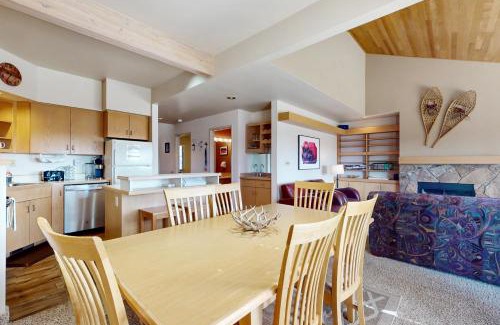 Redmond Casa | Hawk's Landing