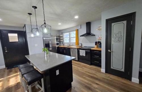 Oak Ridge Casa | Hawkeye Lodge of Oakridge