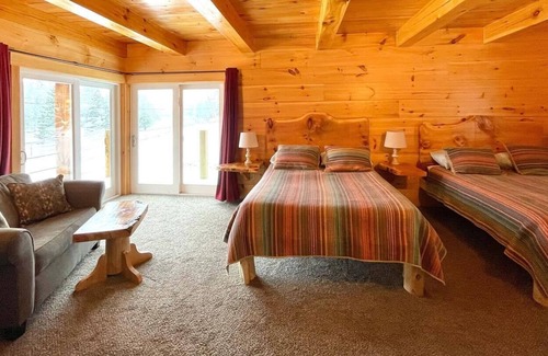 The Forks Cabina | Hawks Nest Lodge And Restaurant