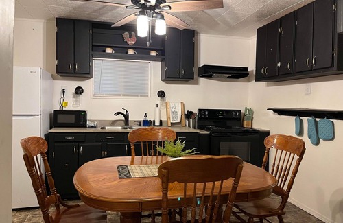 Warriormine Casa | Hawks Nest rentals only 2 miles from Hatfield Mccoy trailhead!