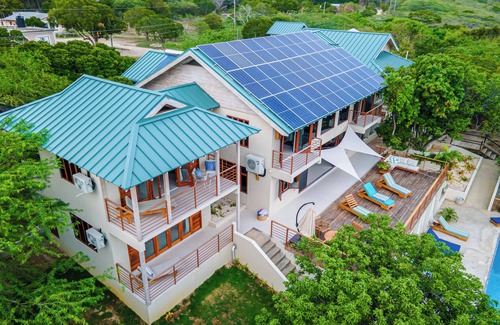 Treasure Beach Villa | Hawksbill - 4 BR Villa in Treasure Beach w/ AC, WiFi, Private Cove & Staff