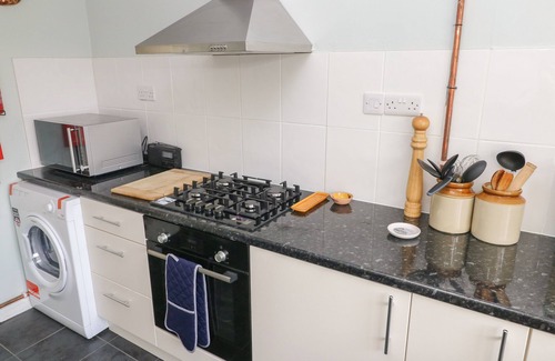 Pembroke Casa | HAWTHORN HOUSE, pet friendly, luxury holiday cottage in Pembroke