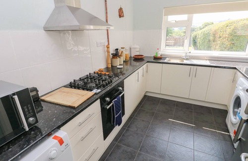 Pembroke Casa | HAWTHORN HOUSE, pet friendly, luxury holiday cottage in Pembroke
