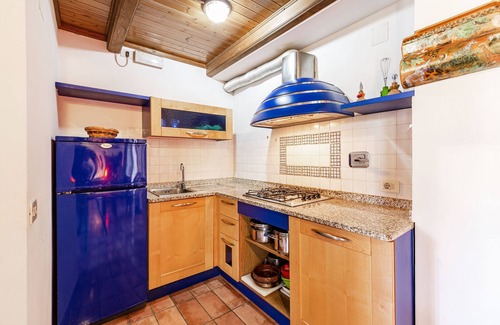 Castiglione del Lago Apartamento | Hawthorn apt with shared pool family fun, Castiglione del Lago, Italy