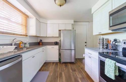 Creston - Kenilworth Casa | Hawthorne MultiUnit, 99 Walk Score,Remote Workers
