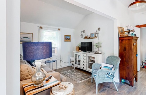 Eastham Casa | Hay Cottage