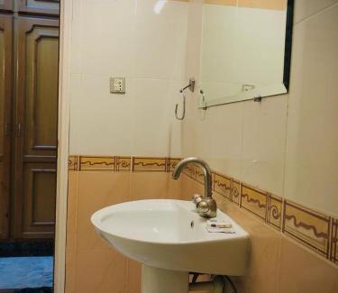 F-7 Sector Casa | Hayat Grand Guest House