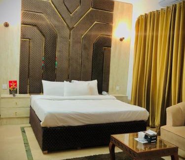 F-7 Sector Casa | Hayat Grand Guest House