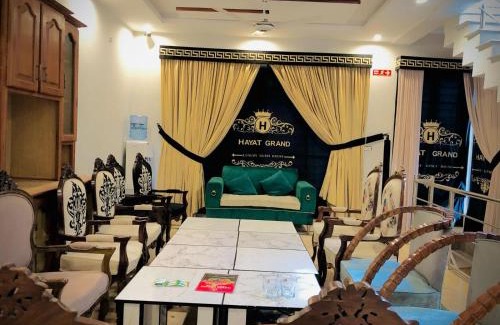 F-7 Sector Casa | Hayat Grand Guest House