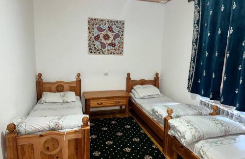Uzbekistan Casa | Hayat guesthouse nuratau mountain