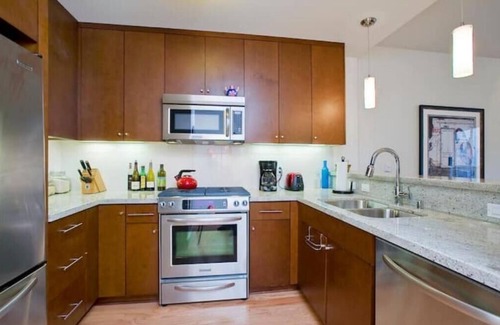 Civic Center Apartamento | Hayes Valley 1 BR with Private Deck - San Francisco Life Real Estate