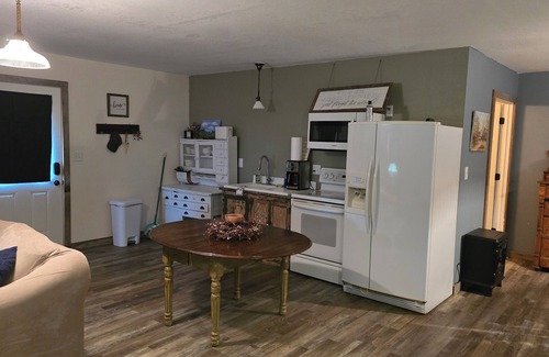 Niota Cabina | Hayfield Cabin