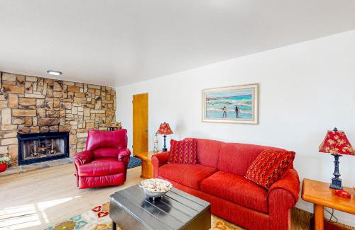 Nipomo Casa | Hazel Eyes