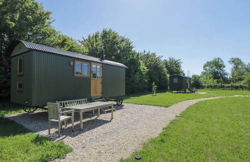 South Leigh Cabaña | HAZEL, with pool in Witney