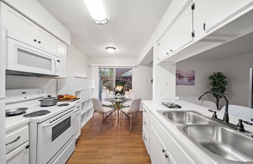 Dawson Casa | "Heading South" - 2 BR Getaway Near Downtown Austin
