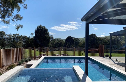 Strath Creek Casa | Headley Homestead - The Village Green