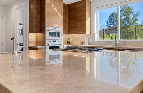 Healdsburg Casa | Healdsburg Modern Sleeps 8, pool, spa, firepit