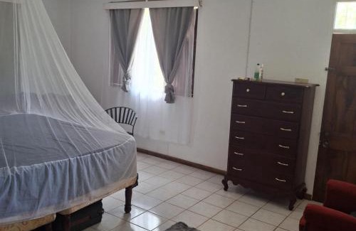 Stewart Town Casa | Healing 3-Bed Retreat - Sleeps 3 Hot Tub & Pool