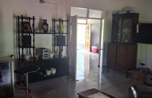 Stewart Town Casa | Healing 3-Bed Retreat - Sleeps 3 Hot Tub & Pool